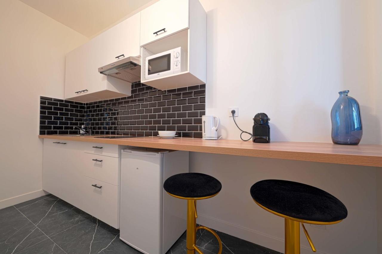 Modern Large Studio Apartment For 3 Paris Exterior photo
